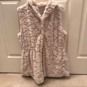 Fluffy vest from Korea